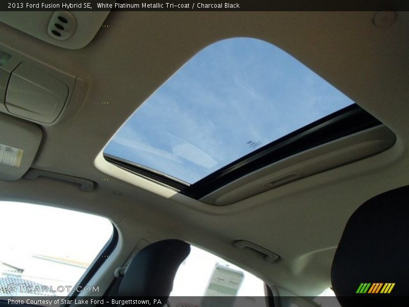 White Platinum Metallic Tri-coat / Charcoal Black 2013 Ford Fusion Hybrid SE