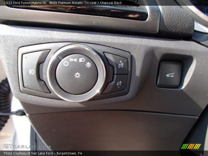 White Platinum Metallic Tri-coat / Charcoal Black 2013 Ford Fusion Hybrid SE