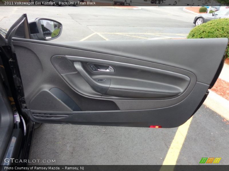 Black Uni / Titan Black 2011 Volkswagen Eos Komfort