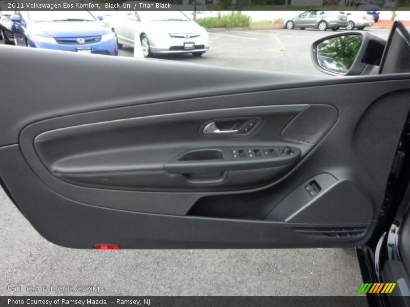 Black Uni / Titan Black 2011 Volkswagen Eos Komfort