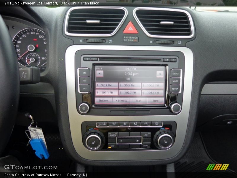 Black Uni / Titan Black 2011 Volkswagen Eos Komfort