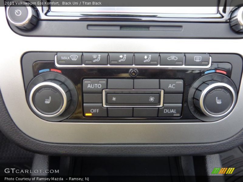 Black Uni / Titan Black 2011 Volkswagen Eos Komfort