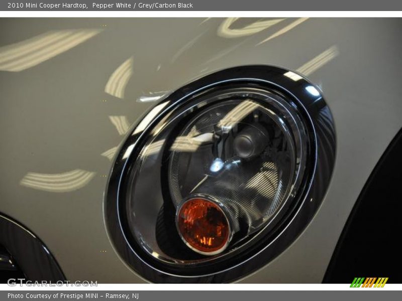 Pepper White / Grey/Carbon Black 2010 Mini Cooper Hardtop