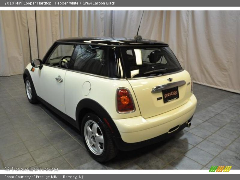 Pepper White / Grey/Carbon Black 2010 Mini Cooper Hardtop