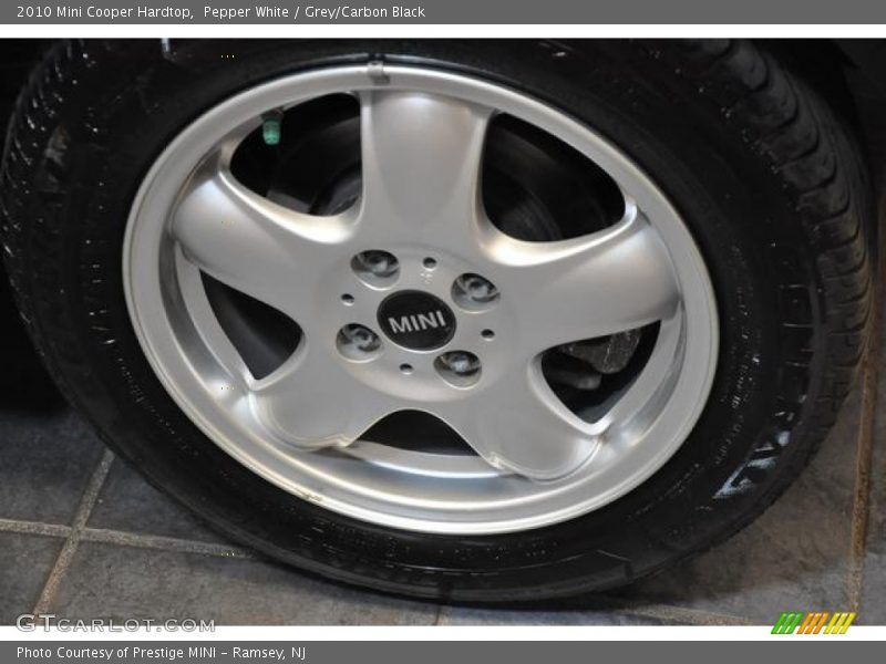 Pepper White / Grey/Carbon Black 2010 Mini Cooper Hardtop