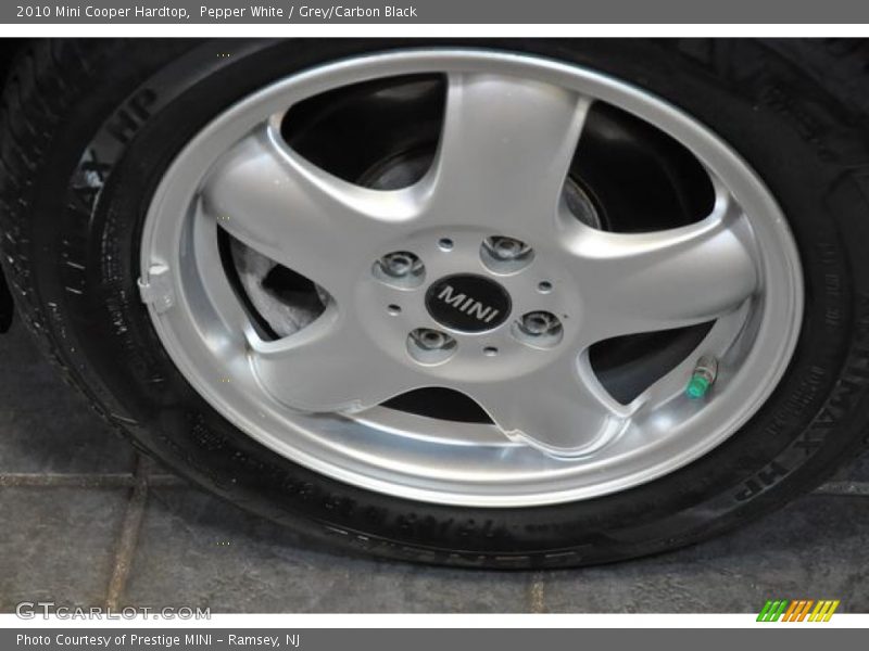 Pepper White / Grey/Carbon Black 2010 Mini Cooper Hardtop