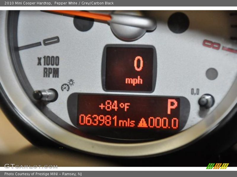Pepper White / Grey/Carbon Black 2010 Mini Cooper Hardtop