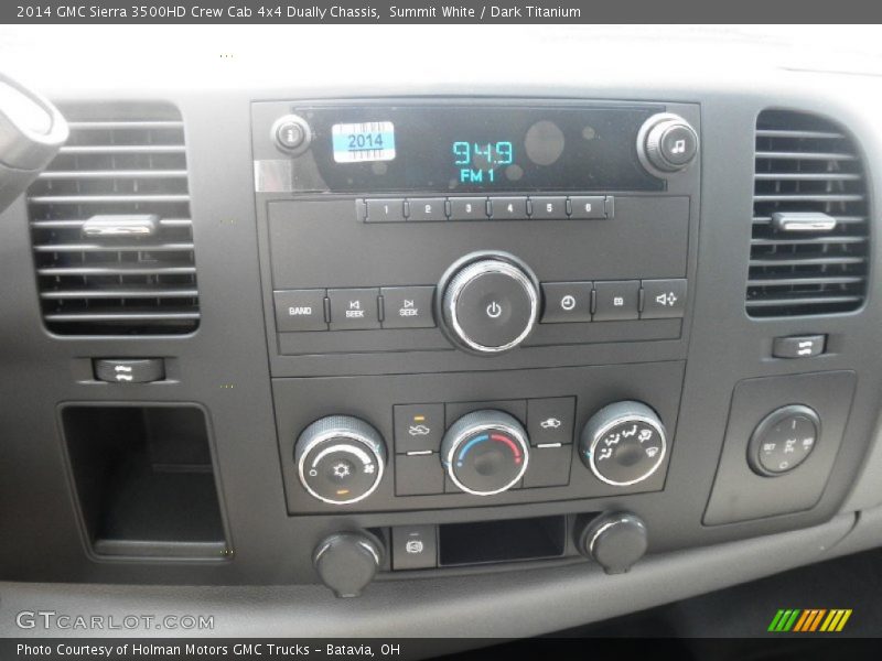 Controls of 2014 Sierra 3500HD Crew Cab 4x4 Dually Chassis