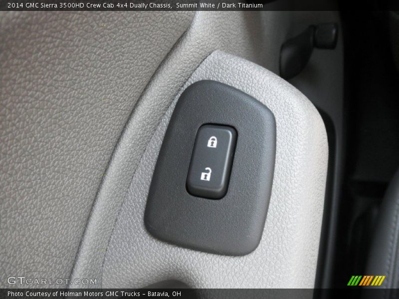 Summit White / Dark Titanium 2014 GMC Sierra 3500HD Crew Cab 4x4 Dually Chassis