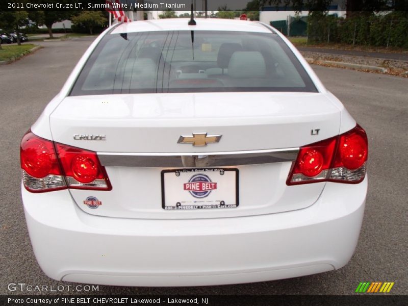 Summit White / Medium Titanium 2011 Chevrolet Cruze LT
