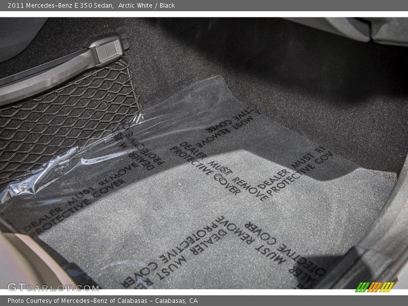 Arctic White / Black 2011 Mercedes-Benz E 350 Sedan