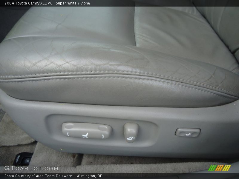 Super White / Stone 2004 Toyota Camry XLE V6