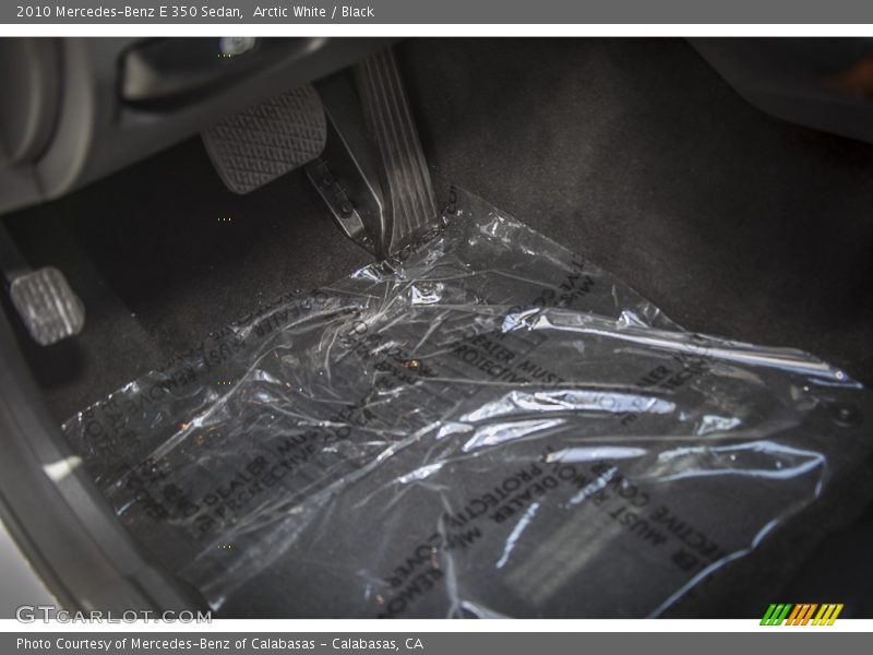 Arctic White / Black 2010 Mercedes-Benz E 350 Sedan