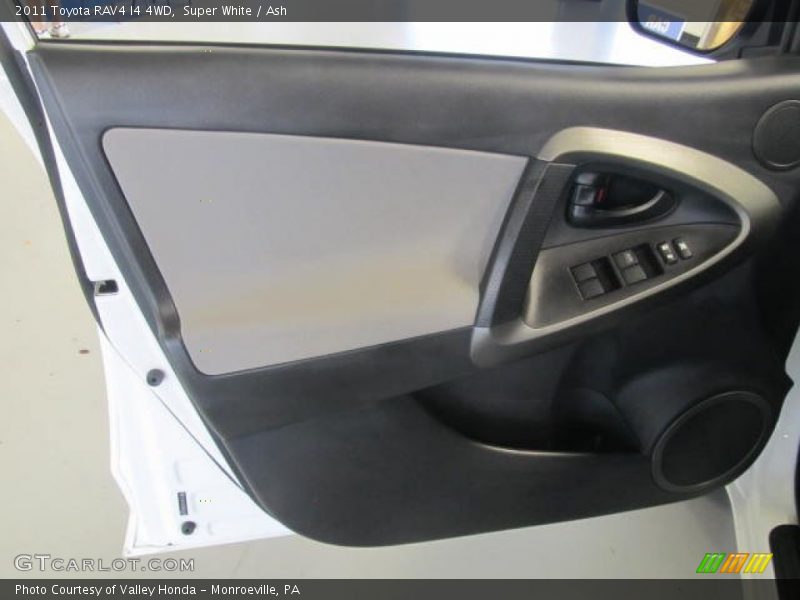 Super White / Ash 2011 Toyota RAV4 I4 4WD