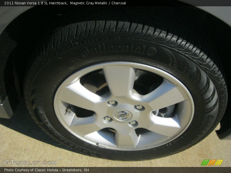 Magnetic Gray Metallic / Charcoal 2011 Nissan Versa 1.8 SL Hatchback