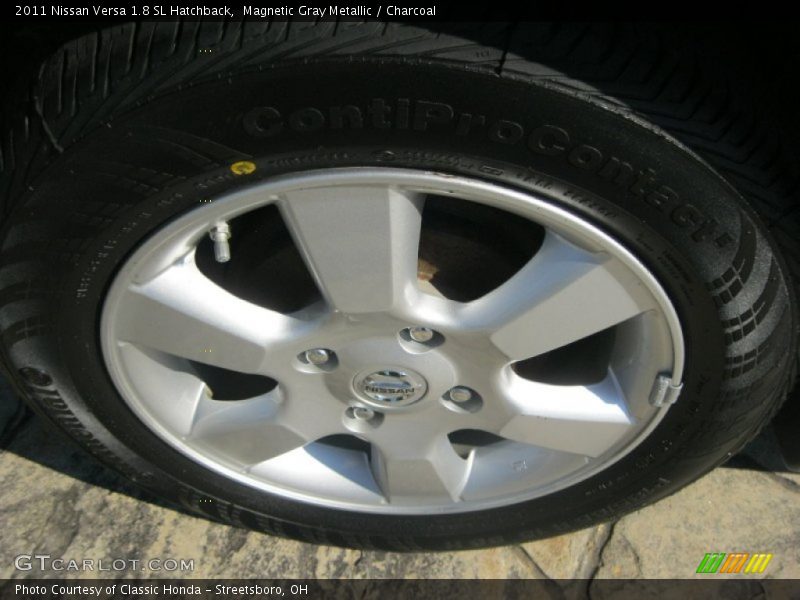 Magnetic Gray Metallic / Charcoal 2011 Nissan Versa 1.8 SL Hatchback