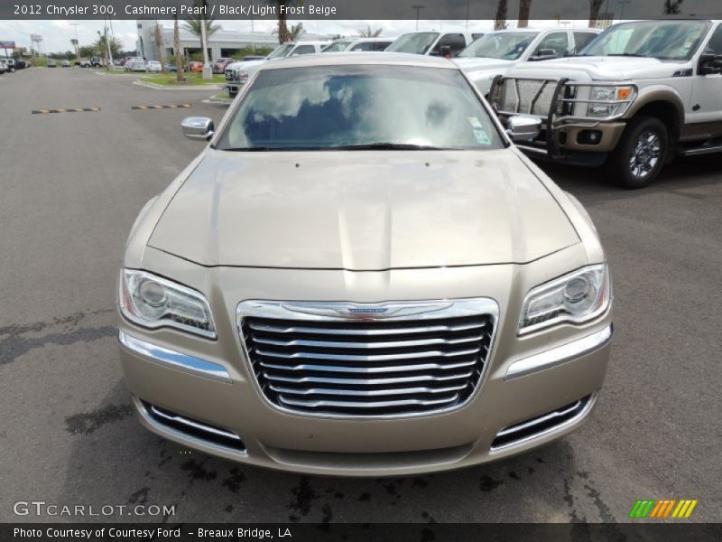 Cashmere Pearl / Black/Light Frost Beige 2012 Chrysler 300