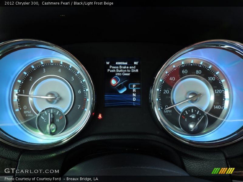 Cashmere Pearl / Black/Light Frost Beige 2012 Chrysler 300