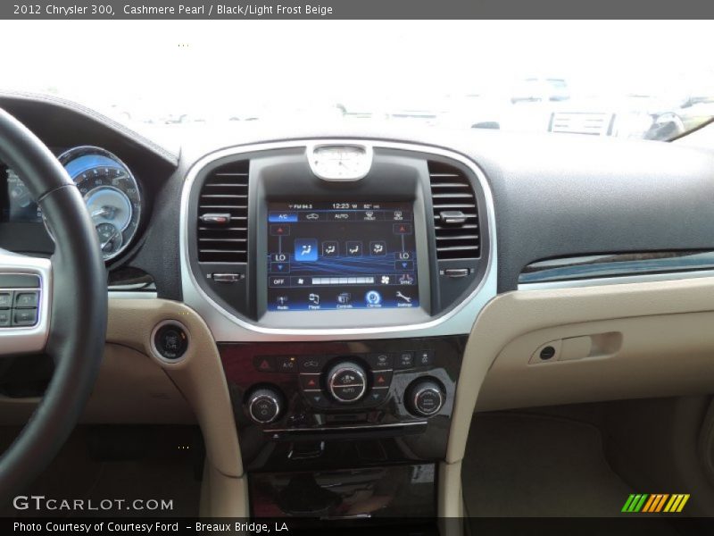Cashmere Pearl / Black/Light Frost Beige 2012 Chrysler 300
