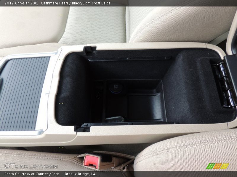 Cashmere Pearl / Black/Light Frost Beige 2012 Chrysler 300