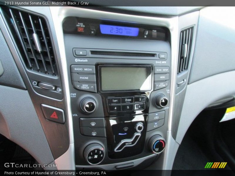Midnight Black / Gray 2013 Hyundai Sonata GLS