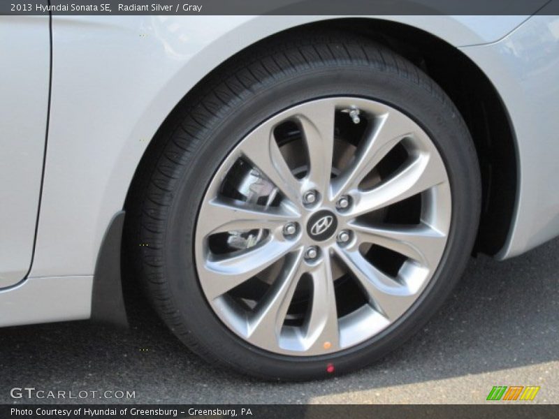 Radiant Silver / Gray 2013 Hyundai Sonata SE