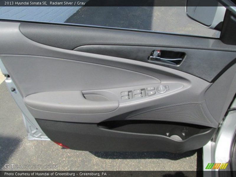 Radiant Silver / Gray 2013 Hyundai Sonata SE