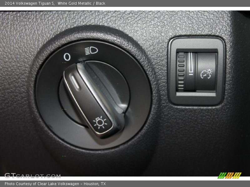 White Gold Metallic / Black 2014 Volkswagen Tiguan S
