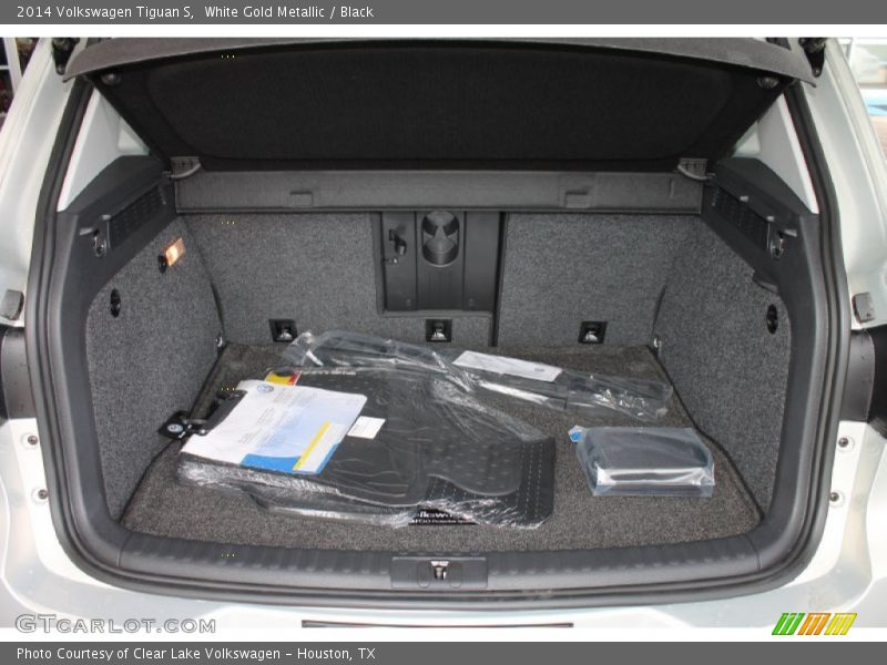  2014 Tiguan S Trunk