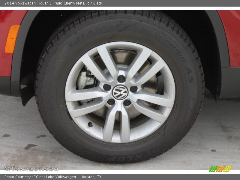 Wild Cherry Metallic / Black 2014 Volkswagen Tiguan S