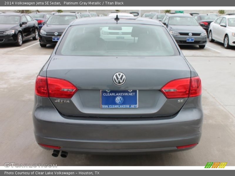 Platinum Gray Metallic / Titan Black 2014 Volkswagen Jetta SE Sedan