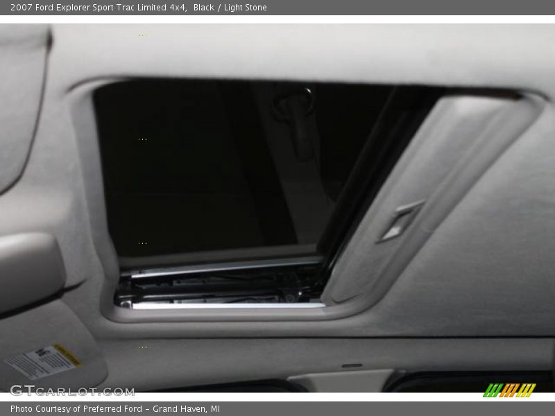 Black / Light Stone 2007 Ford Explorer Sport Trac Limited 4x4