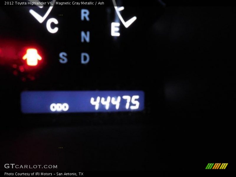 Magnetic Gray Metallic / Ash 2012 Toyota Highlander V6