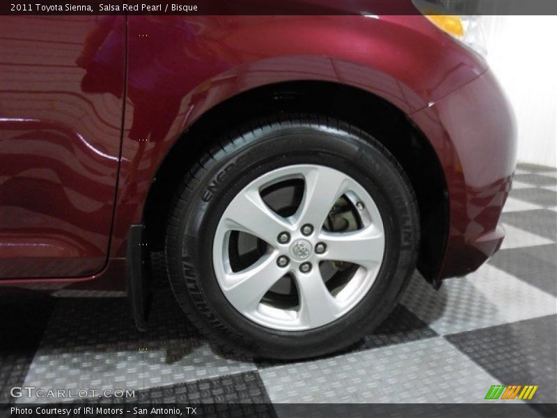 Salsa Red Pearl / Bisque 2011 Toyota Sienna