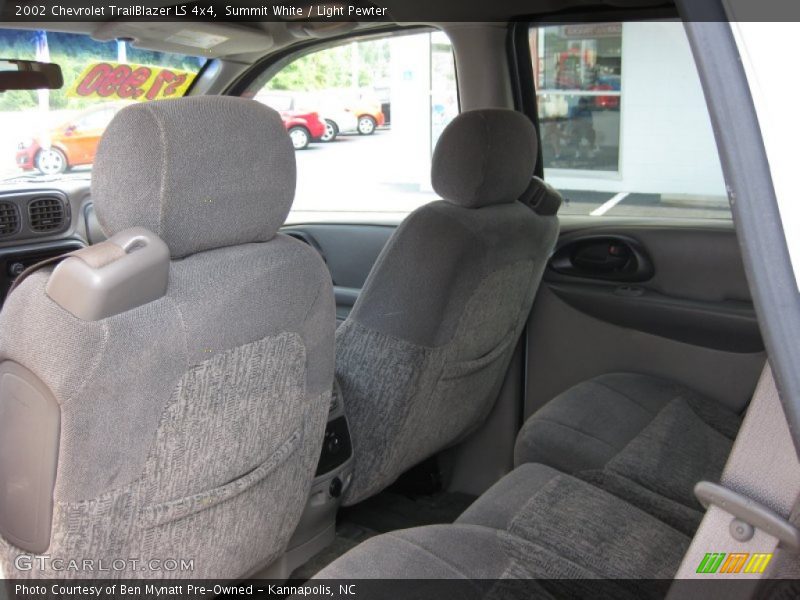 Summit White / Light Pewter 2002 Chevrolet TrailBlazer LS 4x4