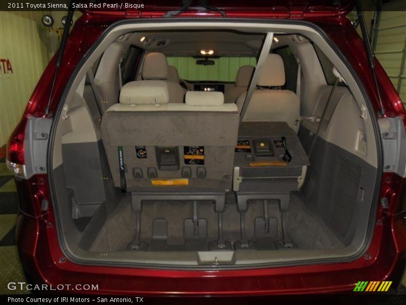 Salsa Red Pearl / Bisque 2011 Toyota Sienna