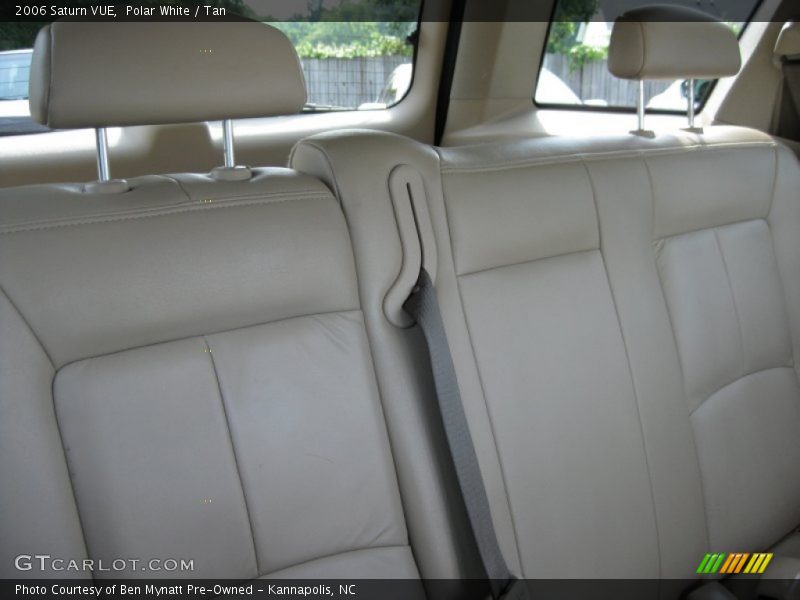 Polar White / Tan 2006 Saturn VUE