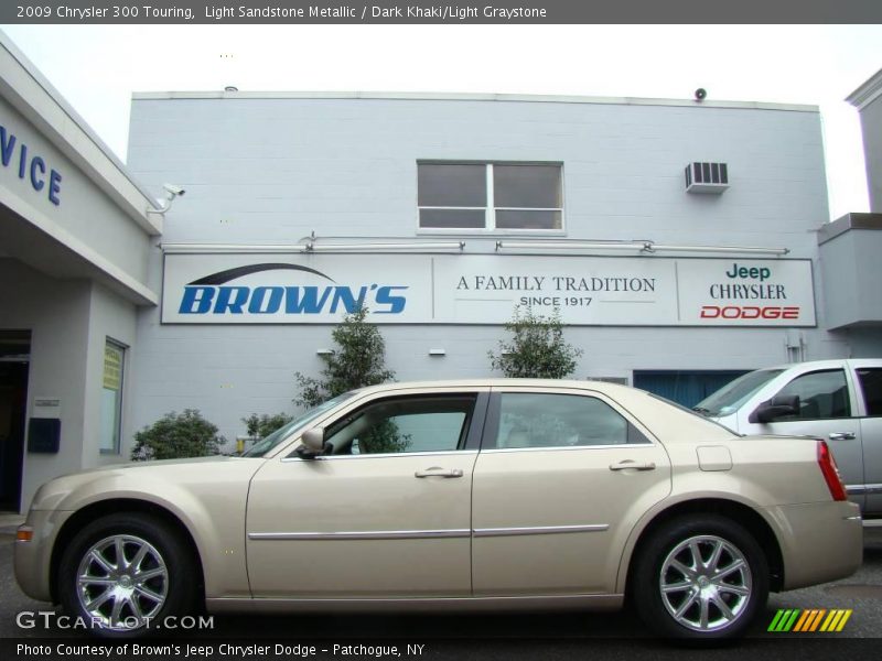 Light Sandstone Metallic / Dark Khaki/Light Graystone 2009 Chrysler 300 Touring