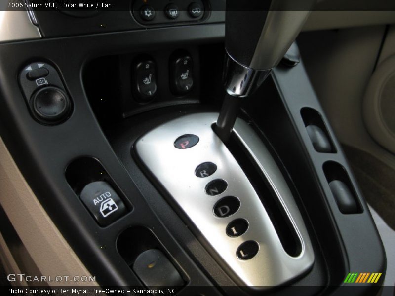 Polar White / Tan 2006 Saturn VUE