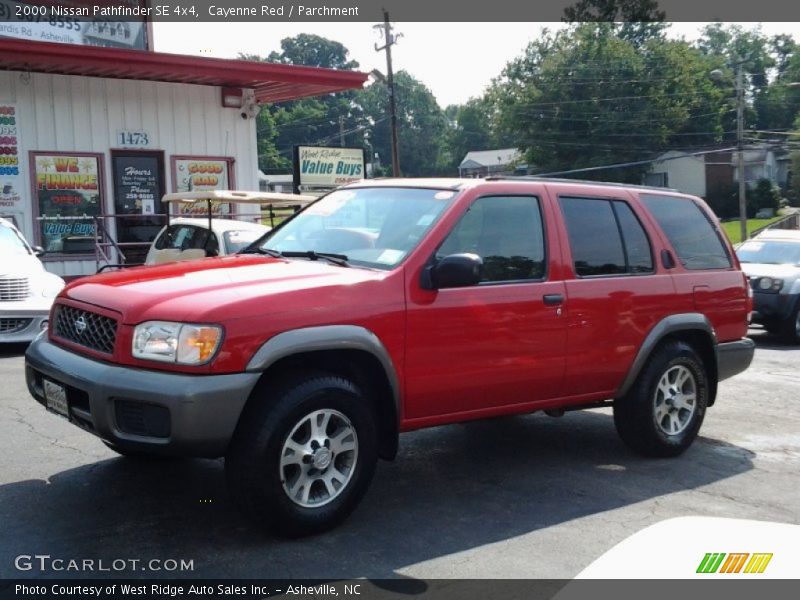 Cayenne Red / Parchment 2000 Nissan Pathfinder SE 4x4