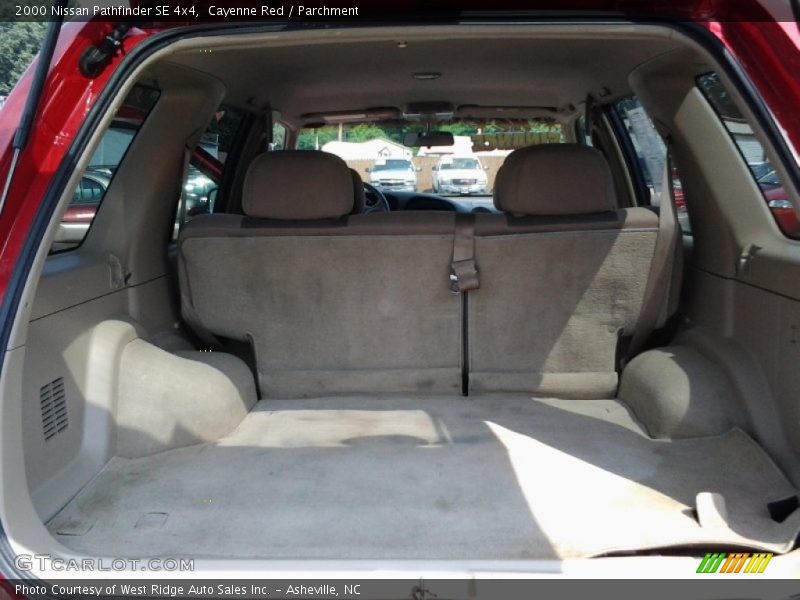Cayenne Red / Parchment 2000 Nissan Pathfinder SE 4x4