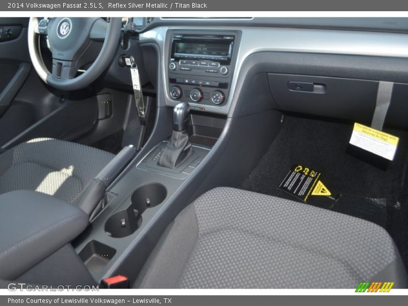 Reflex Silver Metallic / Titan Black 2014 Volkswagen Passat 2.5L S
