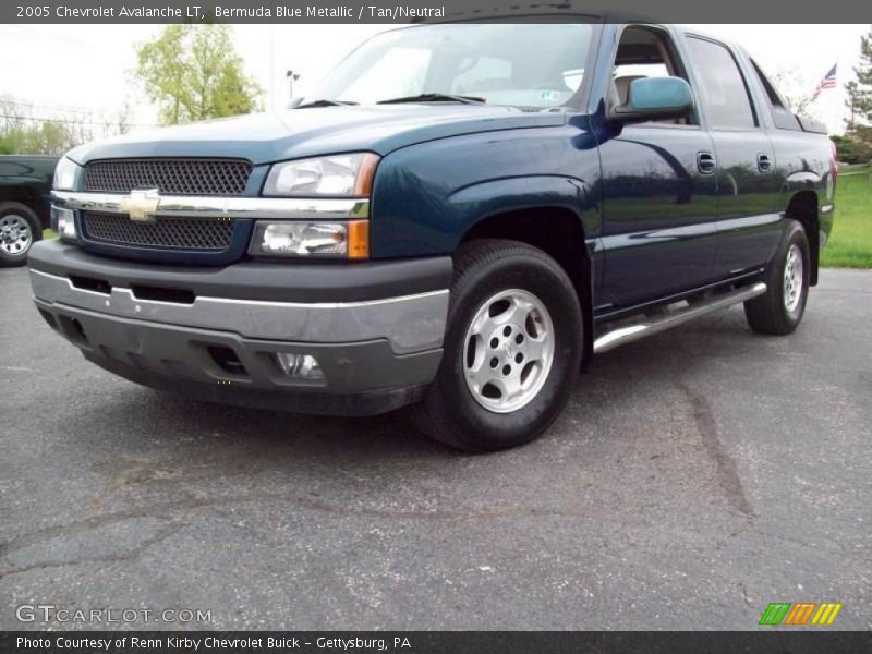 Bermuda Blue Metallic / Tan/Neutral 2005 Chevrolet Avalanche LT
