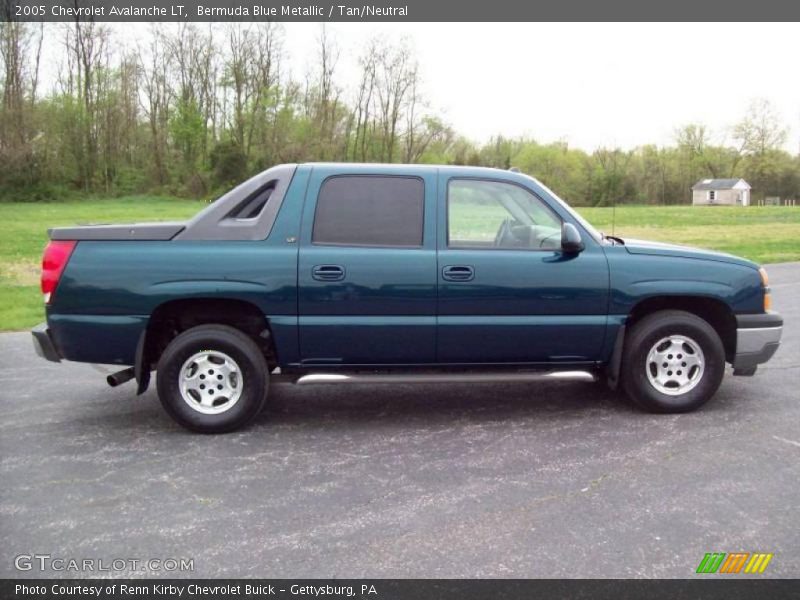 Bermuda Blue Metallic / Tan/Neutral 2005 Chevrolet Avalanche LT