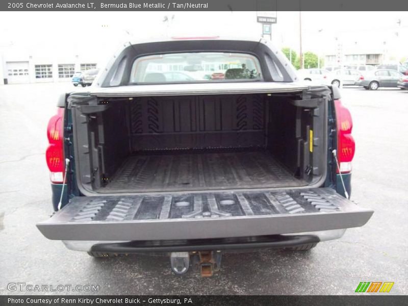 Bermuda Blue Metallic / Tan/Neutral 2005 Chevrolet Avalanche LT