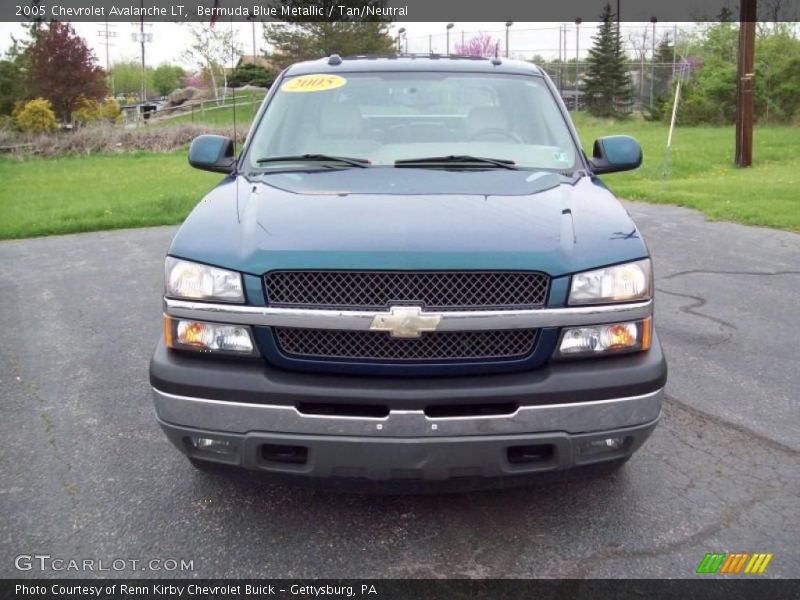 Bermuda Blue Metallic / Tan/Neutral 2005 Chevrolet Avalanche LT