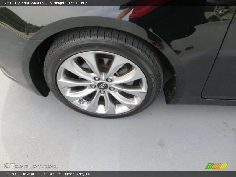 Midnight Black / Gray 2011 Hyundai Sonata SE