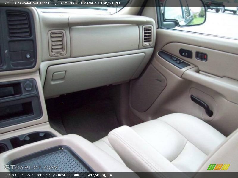Bermuda Blue Metallic / Tan/Neutral 2005 Chevrolet Avalanche LT