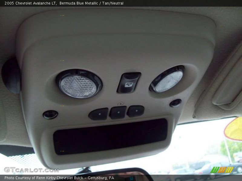 Bermuda Blue Metallic / Tan/Neutral 2005 Chevrolet Avalanche LT
