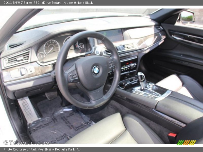 Alpine White / Black 2011 BMW 7 Series 750i xDrive Sedan